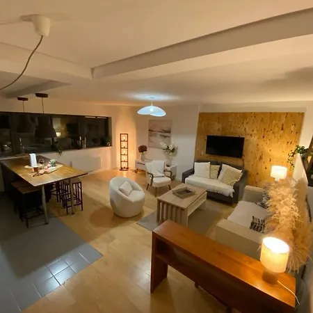 F3 Central, Bright And Quiet In Lejlighed Caen