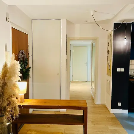 F3 Central, Bright And Quiet In * Caen