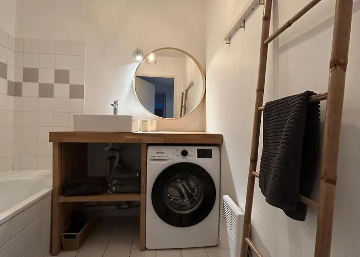 F3 Central, Bright And Quiet In Apartmán *